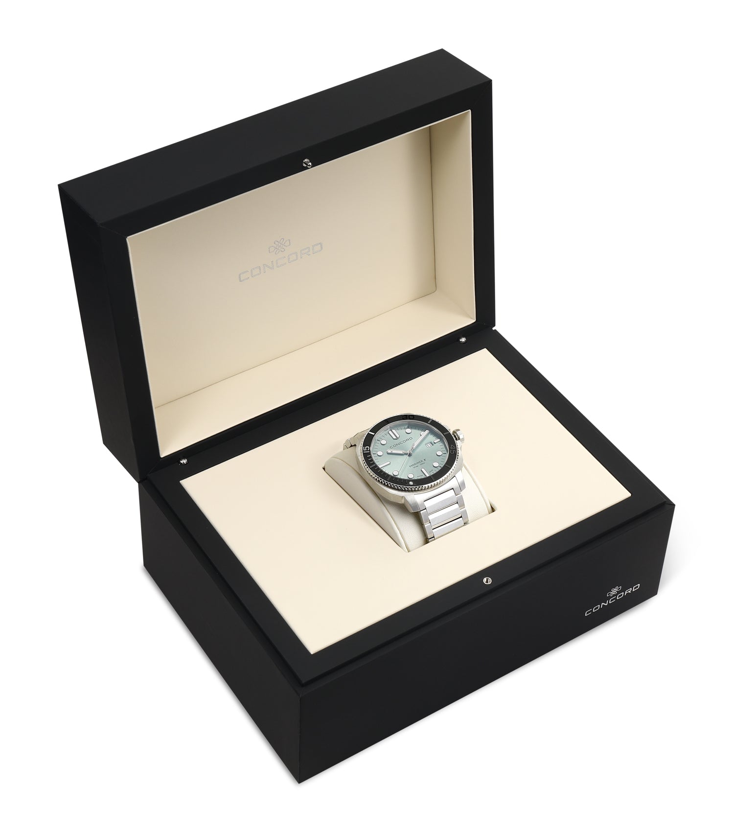 Stainless steel, blue dial, black ceramic bezel ring, additional black rubber strap