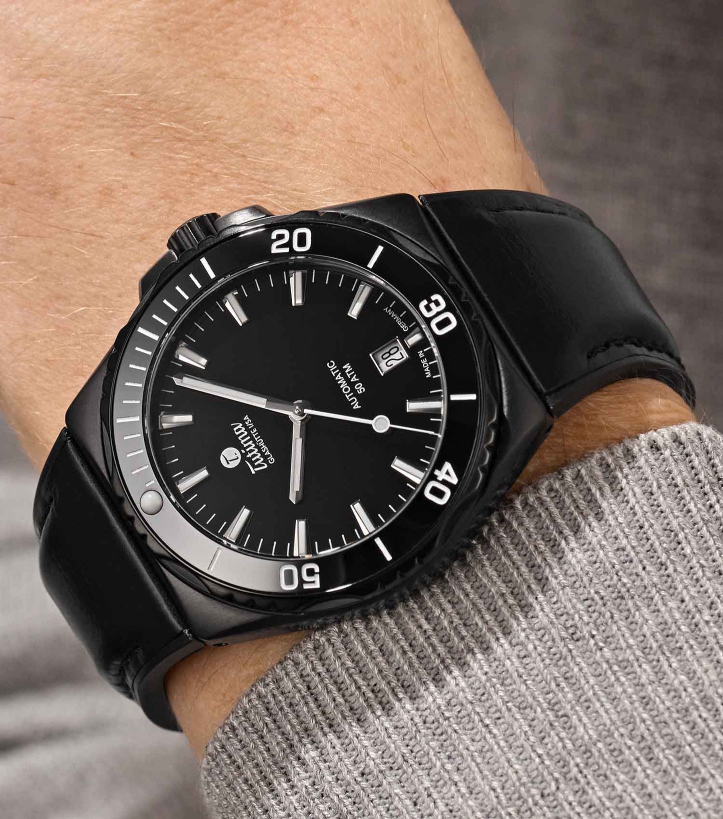M2 Seven Seas, Automatic Cal. T330, Date