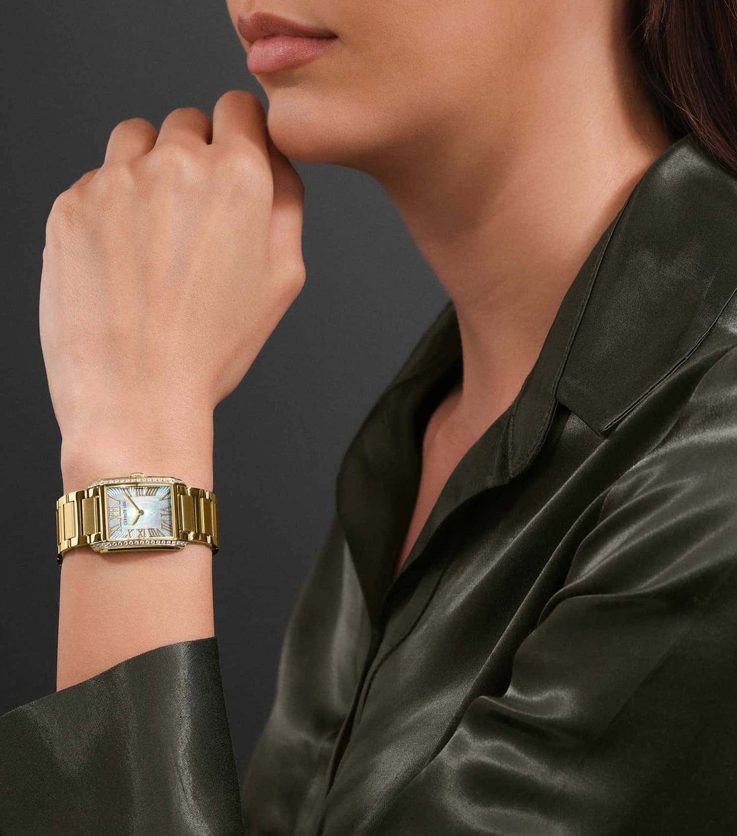 Women Rendena Quartz Watch 24.5X32.5mm
