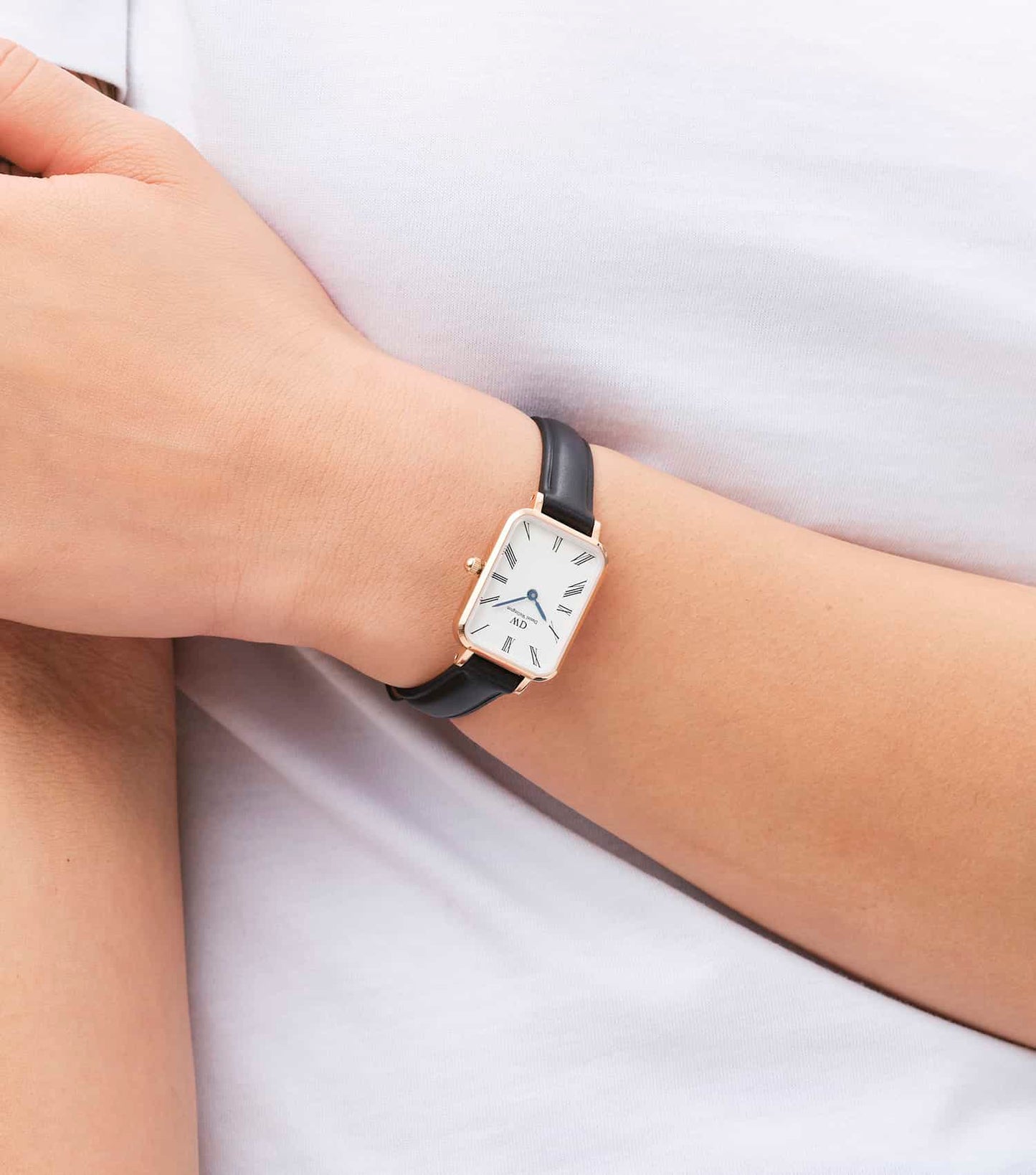 Women Quadro Roman Numerals Quartz Watch 20x26mm