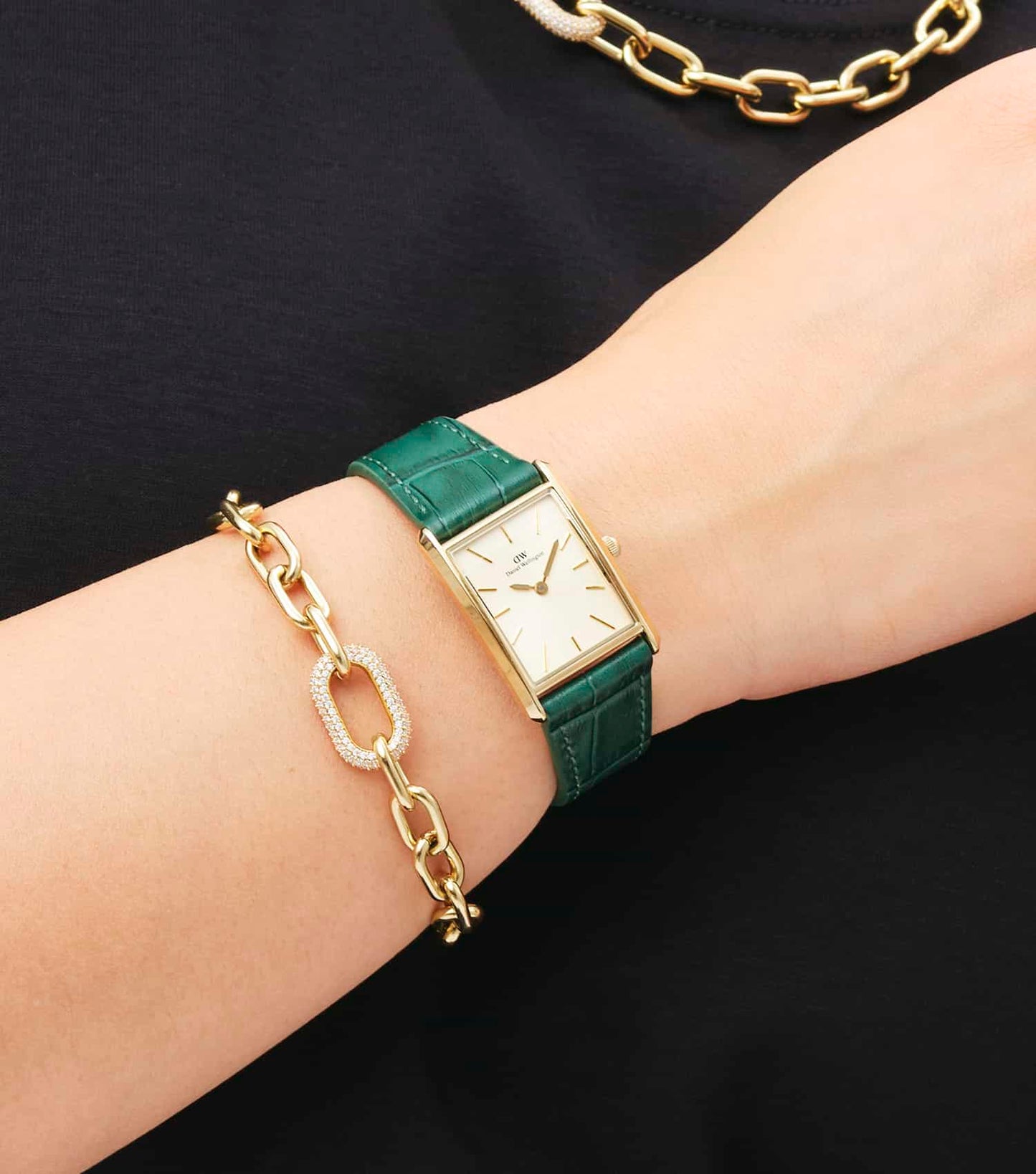 Women Bound Quartz Watch 32x22mm