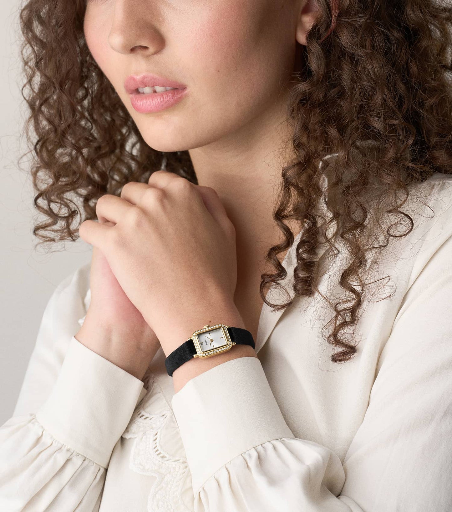 Women Raquel Quartz/2 Hand Watch Less Than 22mm