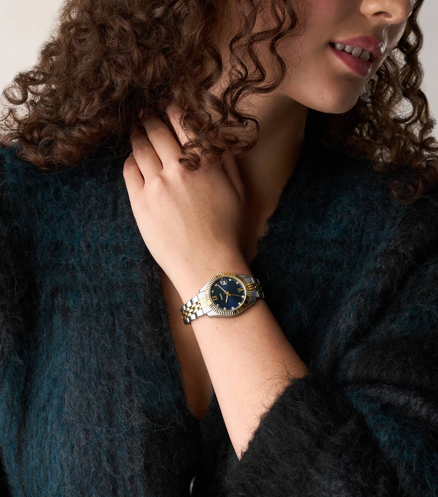 Women Scarlette Quartz/3 Hand Date Watch 32mm