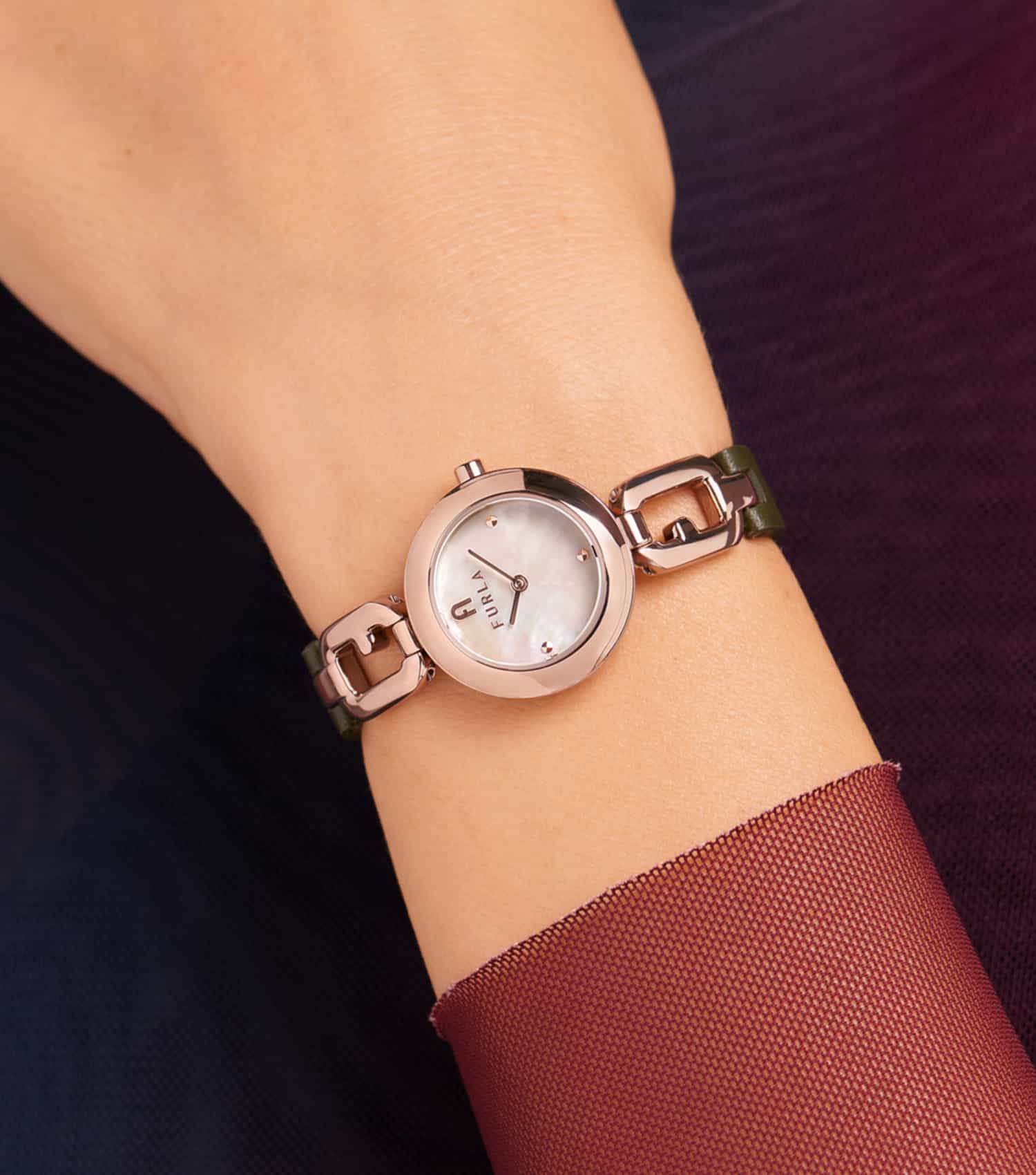 Women Arco Chain Quartz Watch 25mm