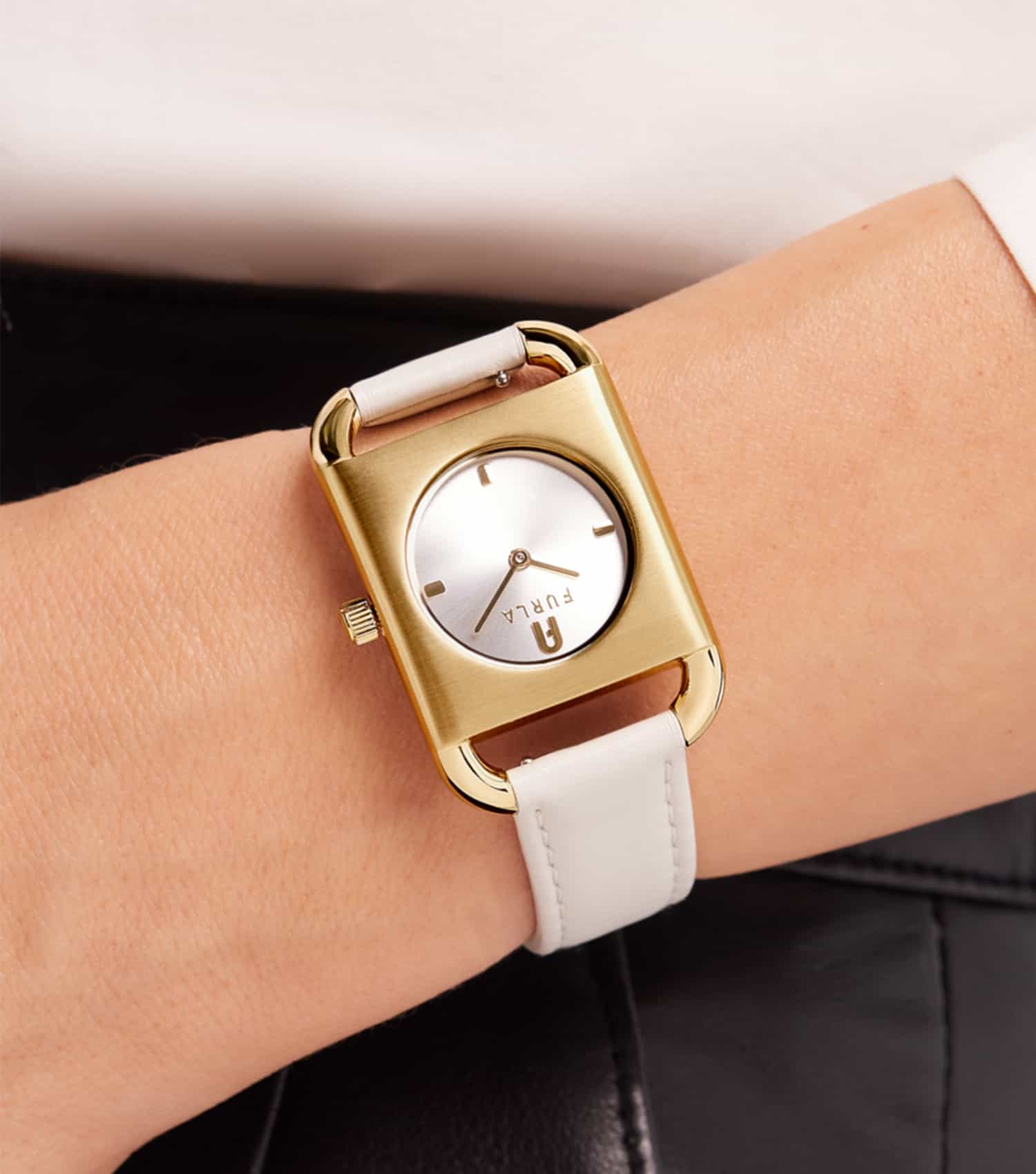 Women Arco Square Quartz Watch 28mm