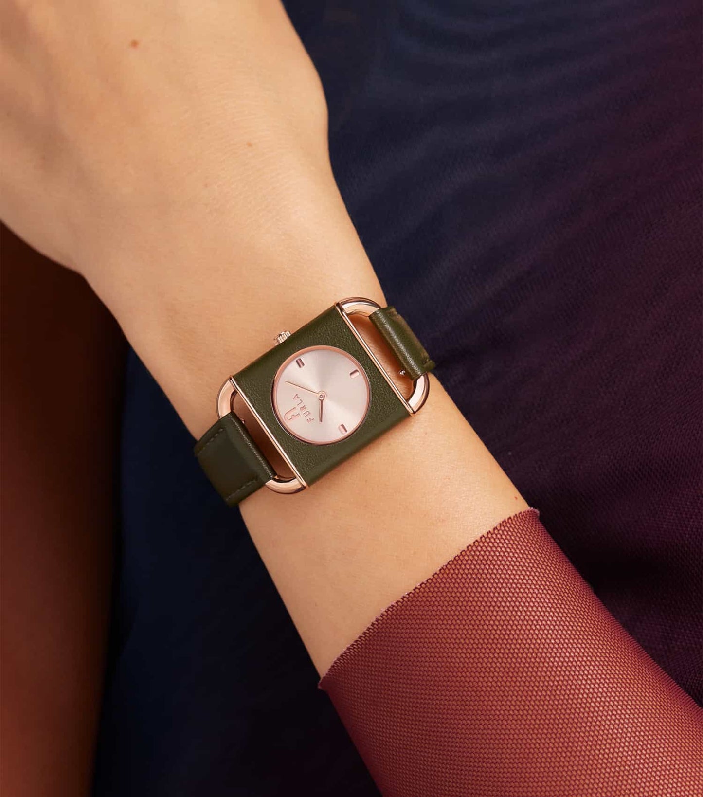 Women Arco Square Quartz Watch 28mm