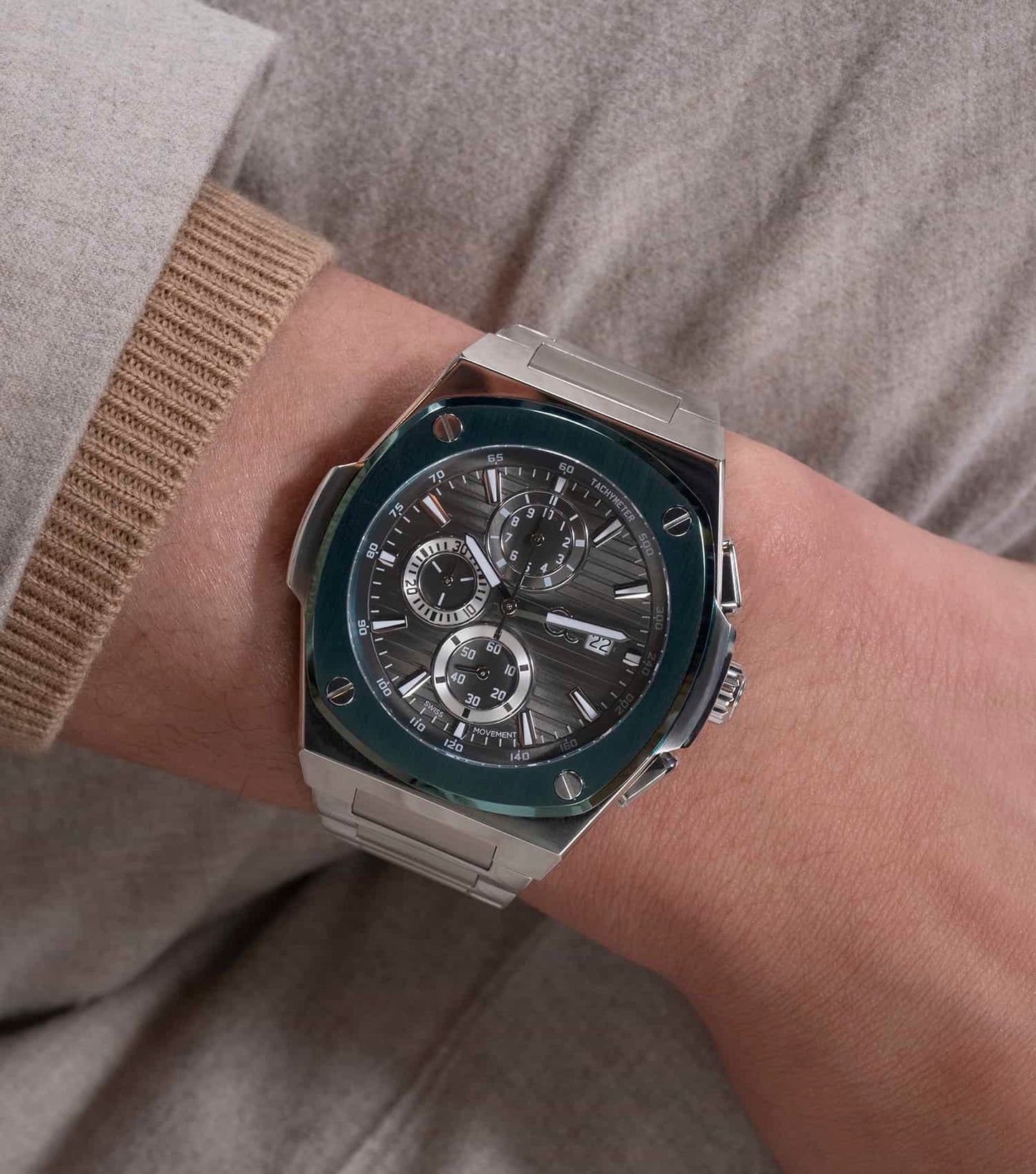 Men Coussin Shape Chronograph Watch 44 Mm