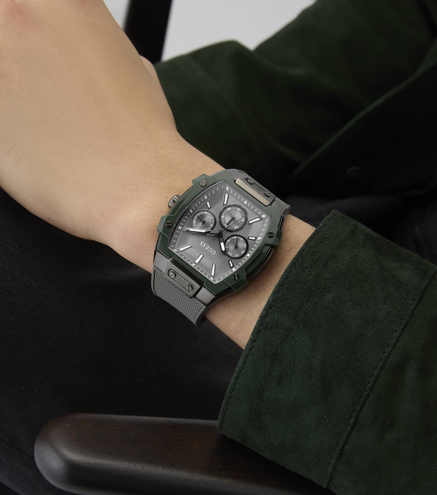 MEN PHOENIX QUARTZ WATCH 44 MM