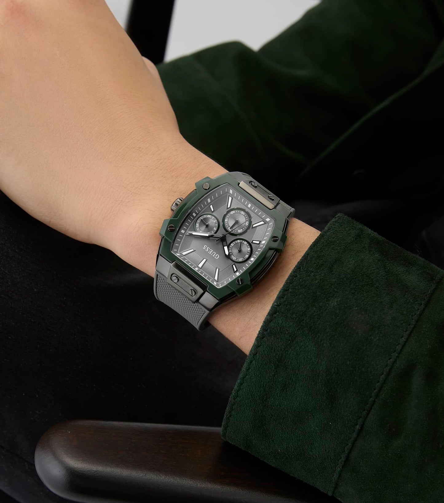 MEN PHOENIX QUARTZ WATCH 44 MM