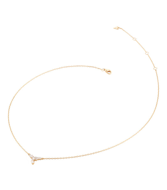 Gold Guess Jewellery necklace with intricate chain design, showcasing an elegant, close-up angle for timeless sophistication.