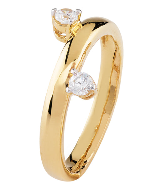 Guess Jewellery gold ring with a sleek and elegant design, displayed at a three-quarters angle, showcasing a stylish accessory.