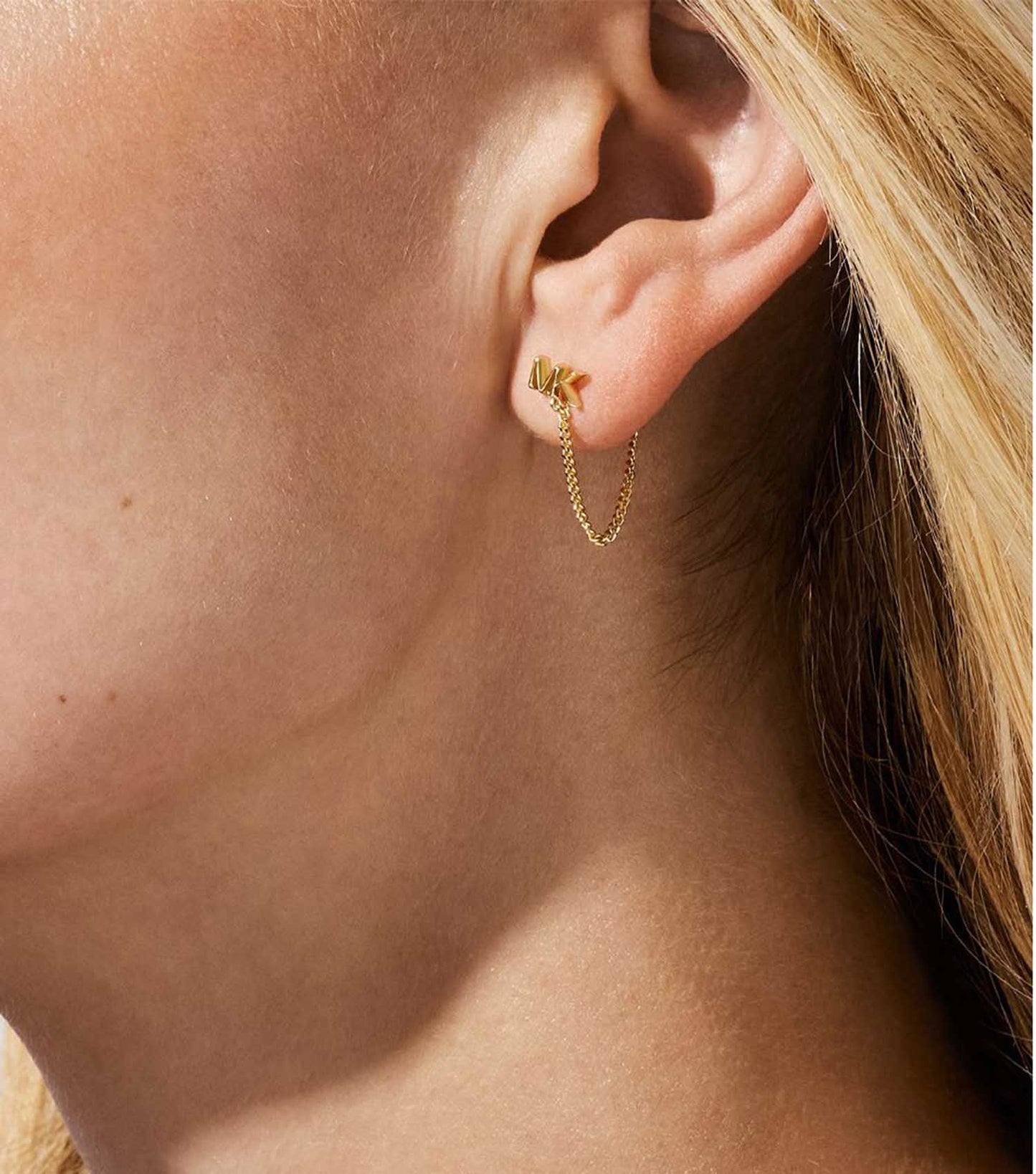 Women Premium Earring Gold Na