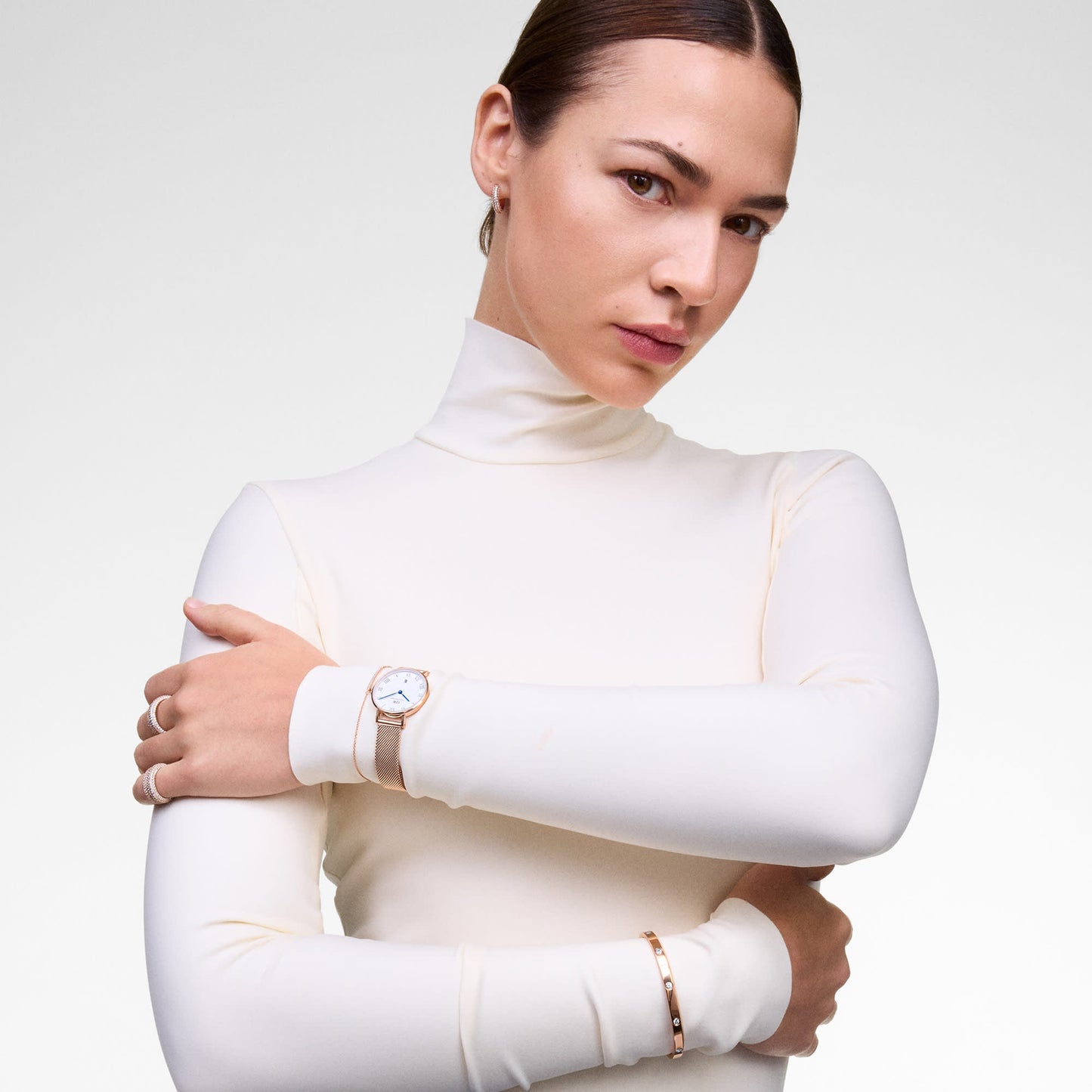 Petite 28 Roman Numerals Date Melrose White RG
